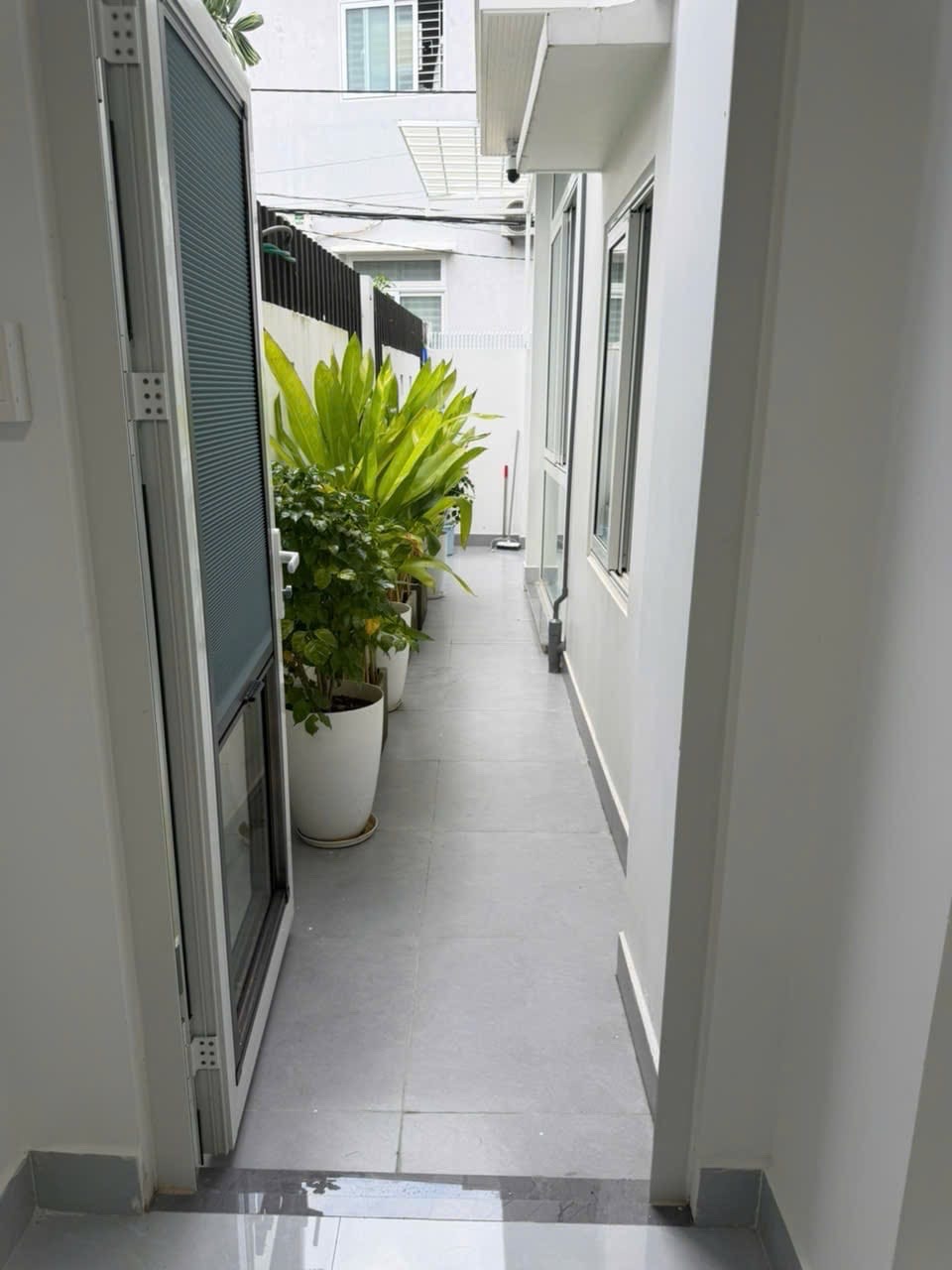Trung tâm Cẩm Lệ, sát Uỷ ban, nhà kiệt ô tô tránh Cách Mạng Tháng 8, 85m², ngang 5.7m
