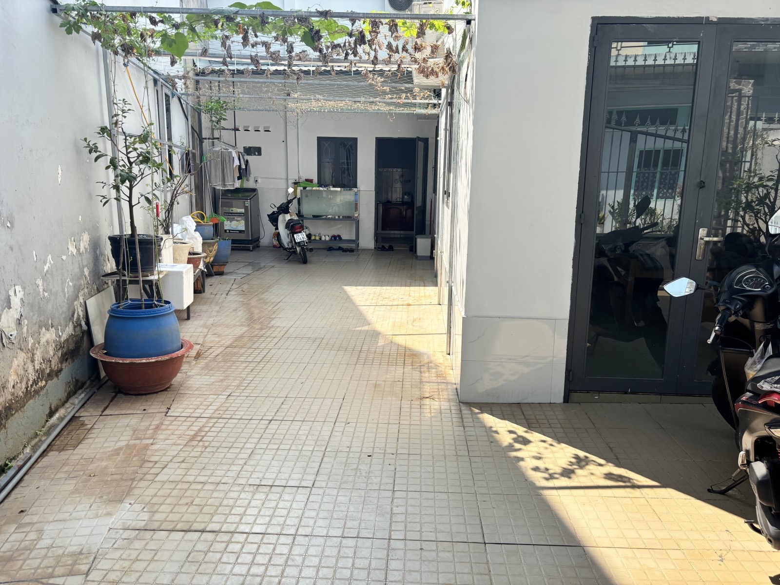Nhà vườn Lã Xuân Oai, góc ngay chợ, diện tích 135m2, sân ô tô rộng rãi, phường Tăng Nhơn Phú, Thủ Đức, chỉ 9,1 tỷ