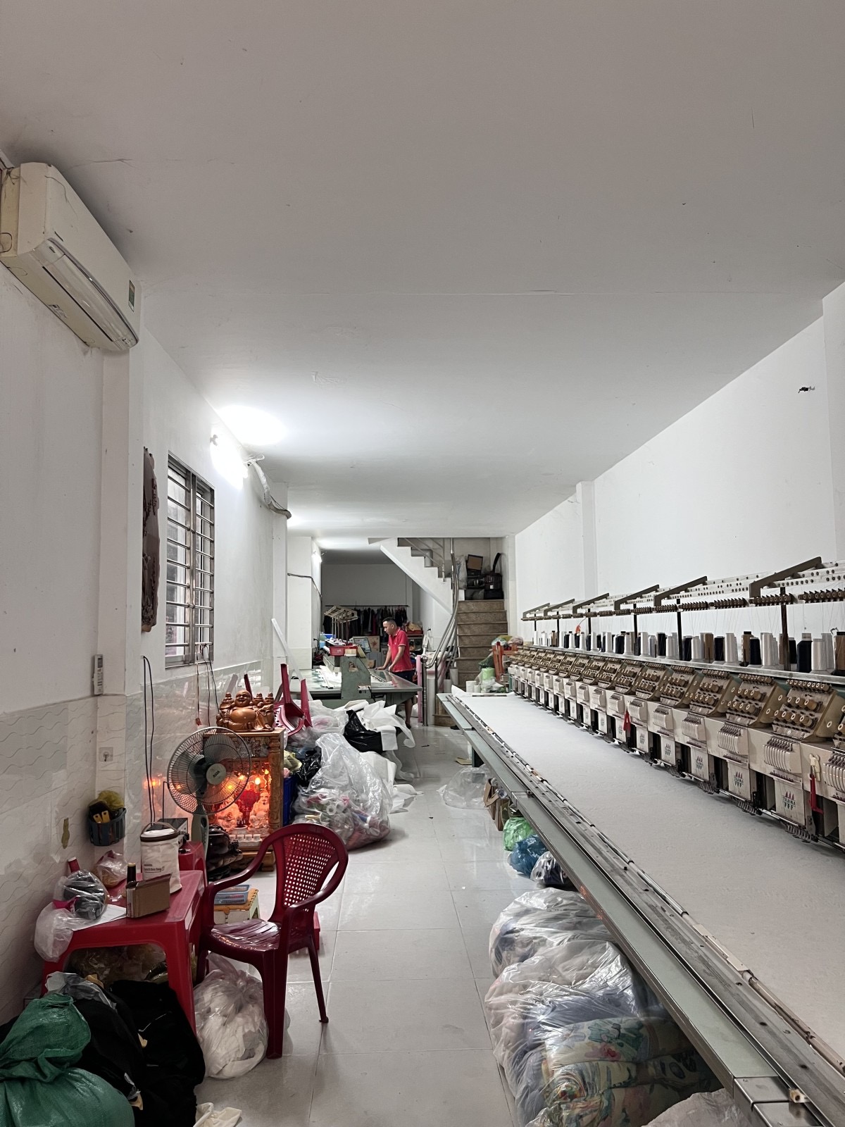 Đặng Văn Bi, Thủ Đức, nhà 2 lầu, 3 phòng ngủ, không quy hoạch, hẻm xe hơi, diện tích 82m2, hoàn công, chỉ 6,2 tỷ