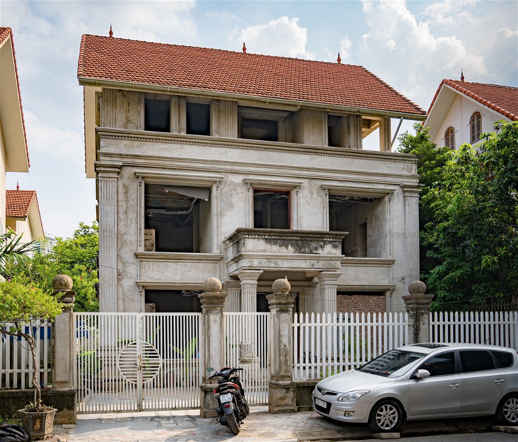 Bán nhà Lạc Long Quân - Tây Hồ, ặt phố, dân xây, ô tô dừng tránh, vỉa hè 2 bên, kinh doanh