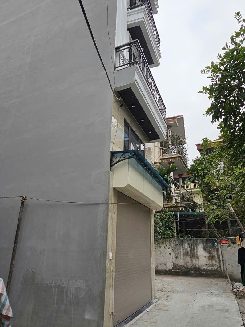 Bán nhà Ngô Gia Tự, Việt Hưng, 38m², 6 tầng, gara ô tô, thang máy nhập khẩu, full nội thất