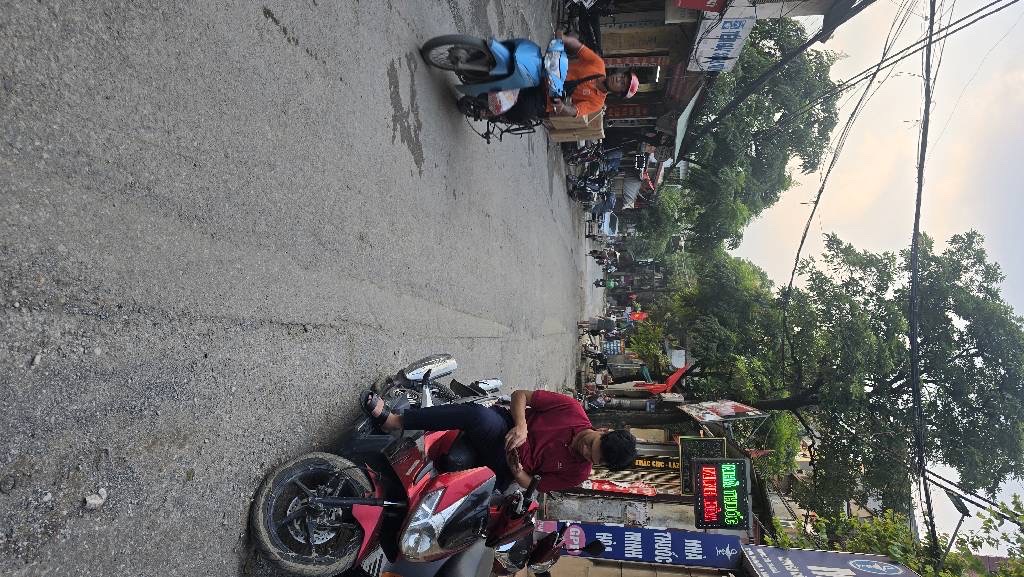 Nhà diện tích vuông vắn, giá cực tốt thời điểm hiện tại - Mặt đường Thanh Bình, Mộ Lao