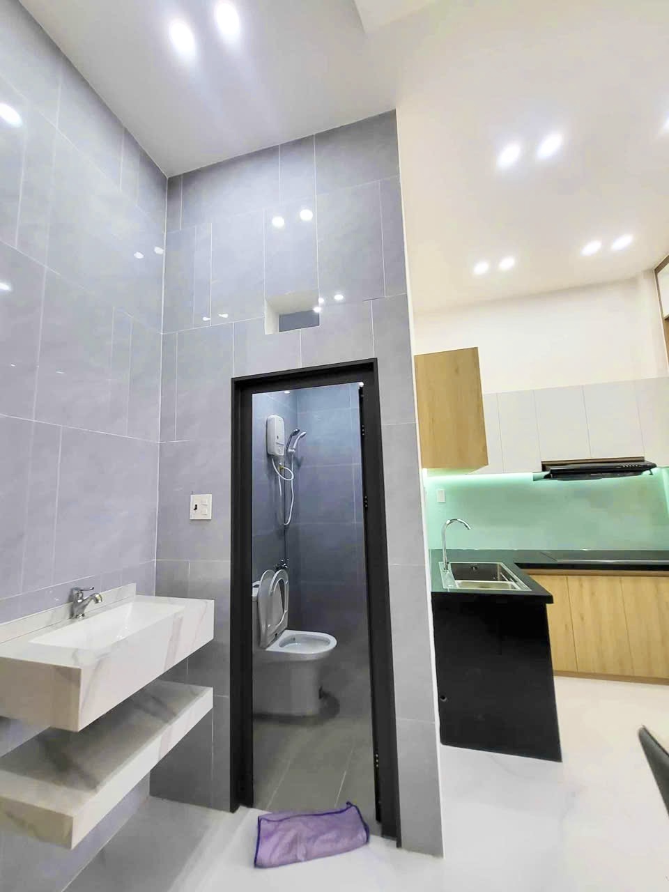Hạ giá 100 triệu bán nhanh nhà 2 mê nguyên full nội thất xịn, 57m2, ngang 4,35m, hẻm rộng hơn 3m, Quy Nhơn