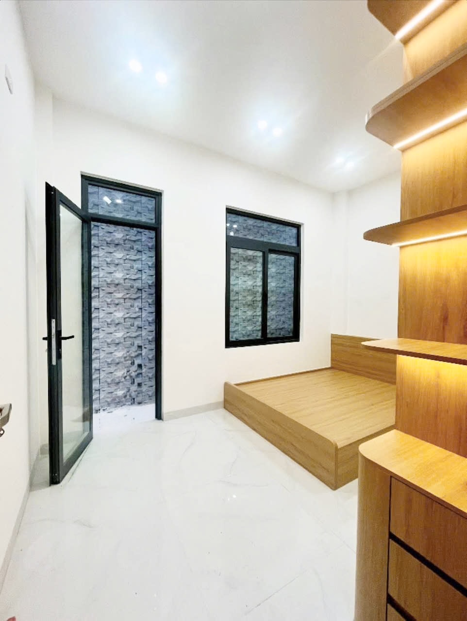 Hạ giá 100 triệu bán nhanh nhà 2 mê nguyên full nội thất xịn, 57m2, ngang 4,35m, hẻm rộng hơn 3m, Quy Nhơn