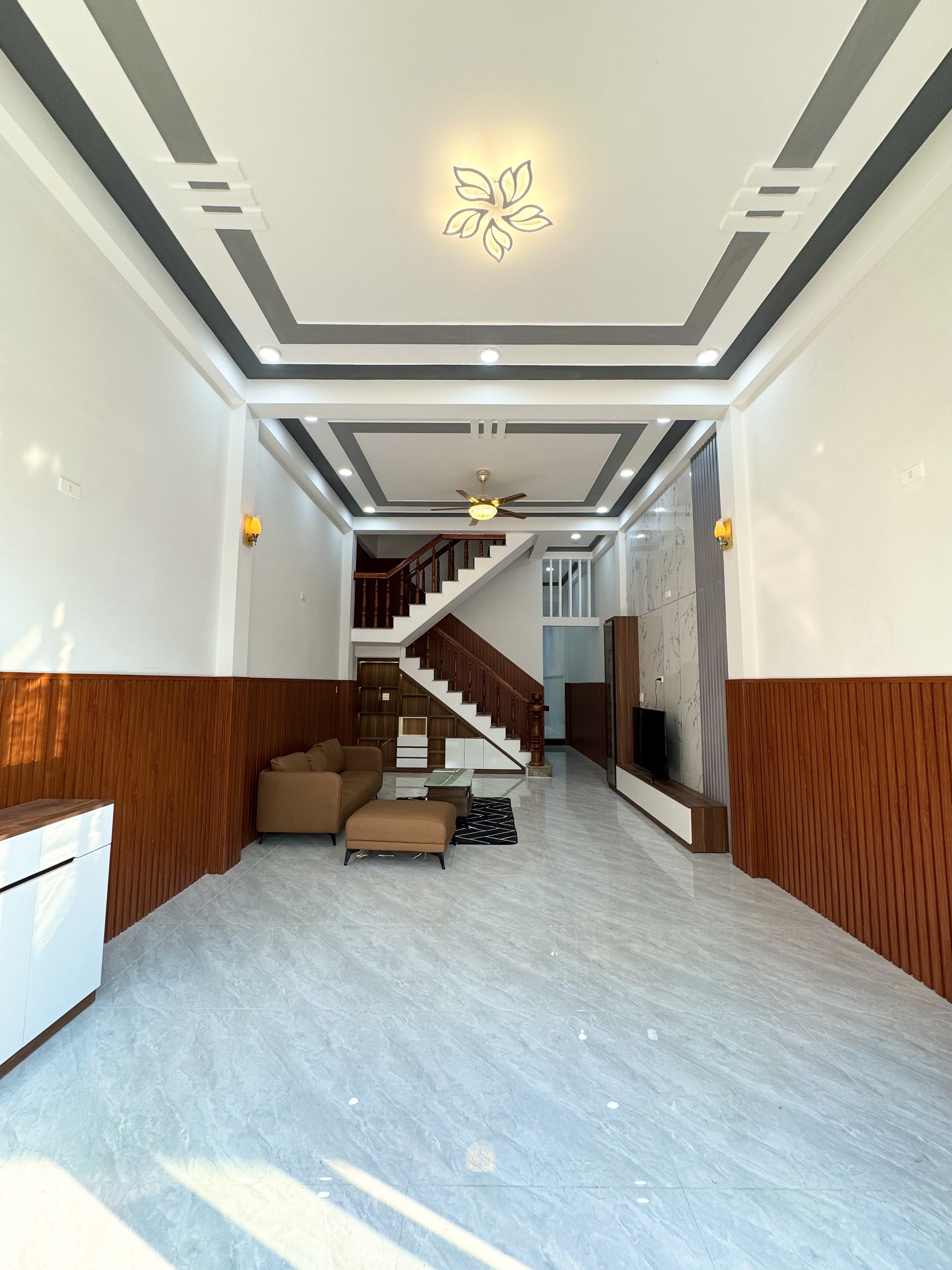 Nhà 2 tầng mặt tiền khu Thành Thái, 73m2, ngang 4,45m, Quy Nhơn