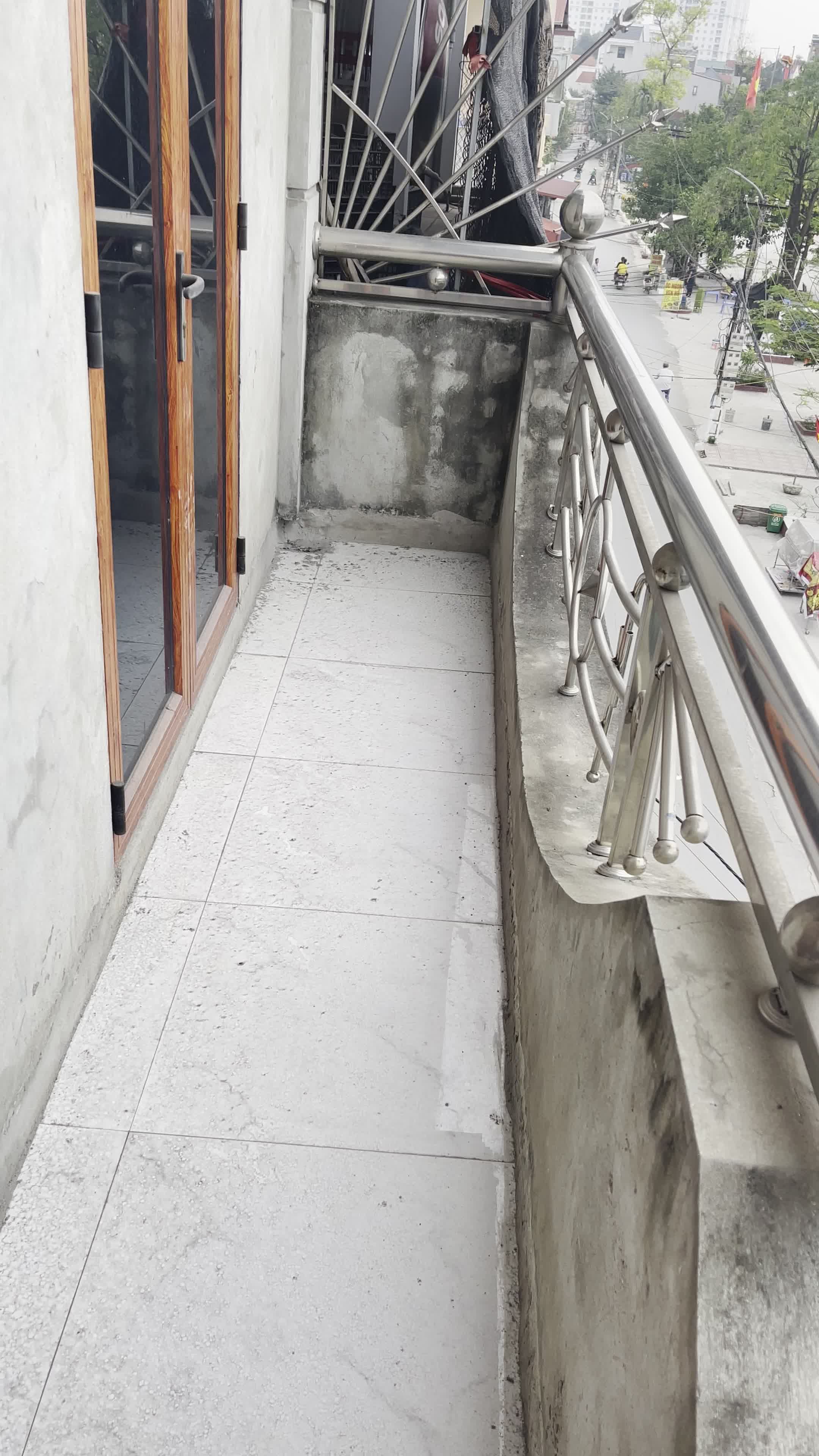 Cho thuê nhà riêng ở Đức Thượng, Hoài Đức, 3 tầng, 140m2/sàn, mặt tiền 4m, mặt đường liên xã rộng 5m