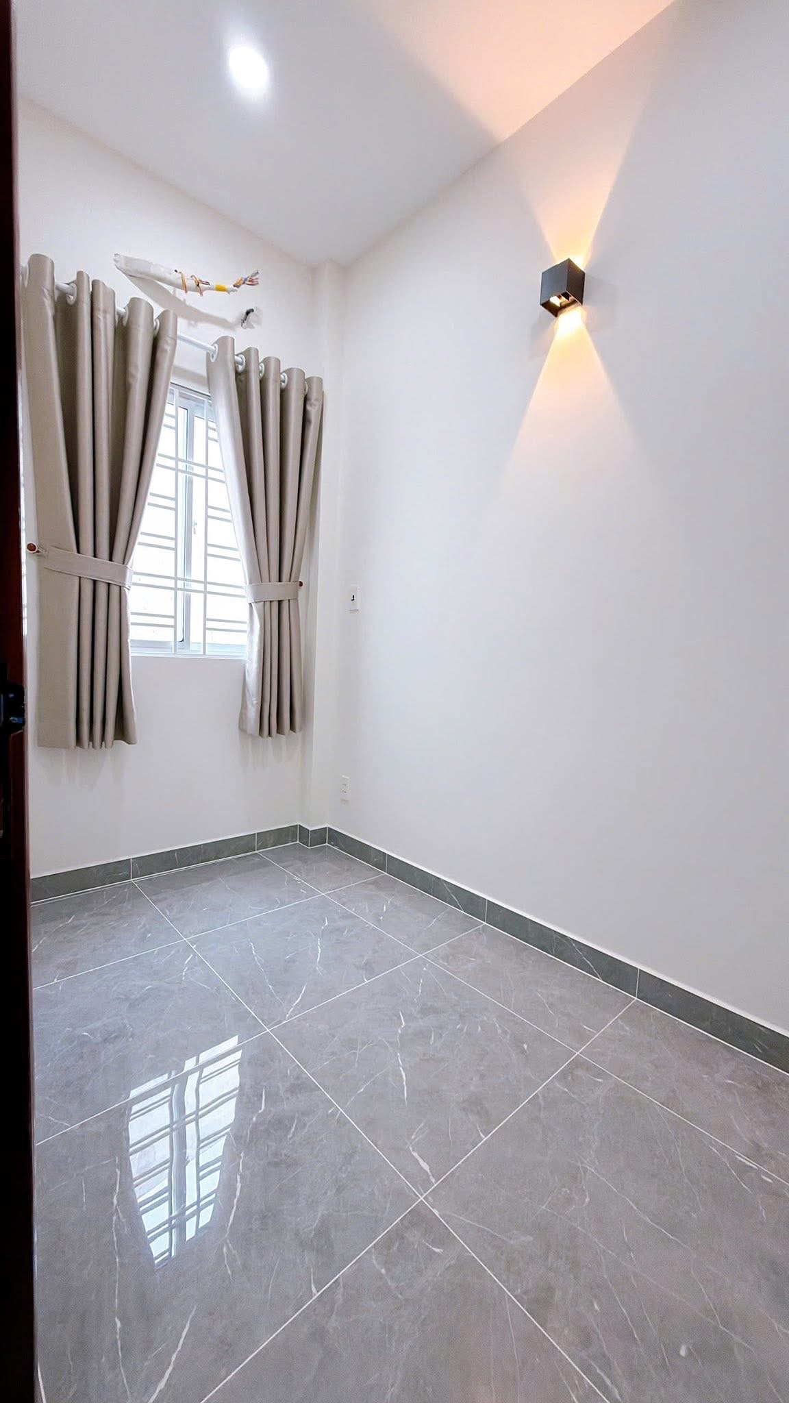 Bán nhà hẻm Tôn Đản, Xóm Chiếu, Quận 4, 30m2 2,2 tỷ, thiết kế hiện đại ở ngay