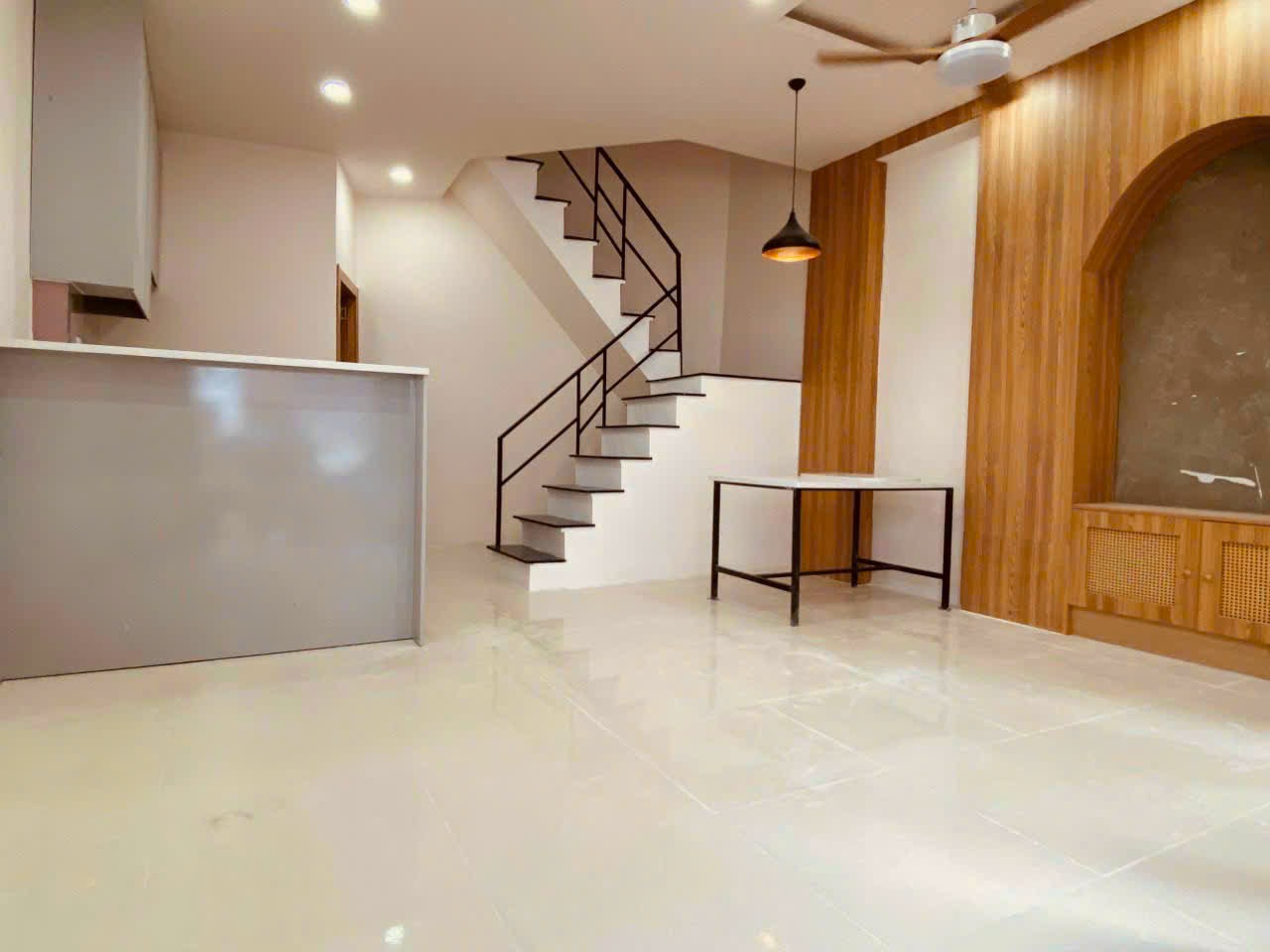 Cần tiền bán gấp nhà hẻm xe hơi An Dương Vương, Phường 8, Quận 5, 35m2, 2 ngủ 2 vệ sinh ở ngay