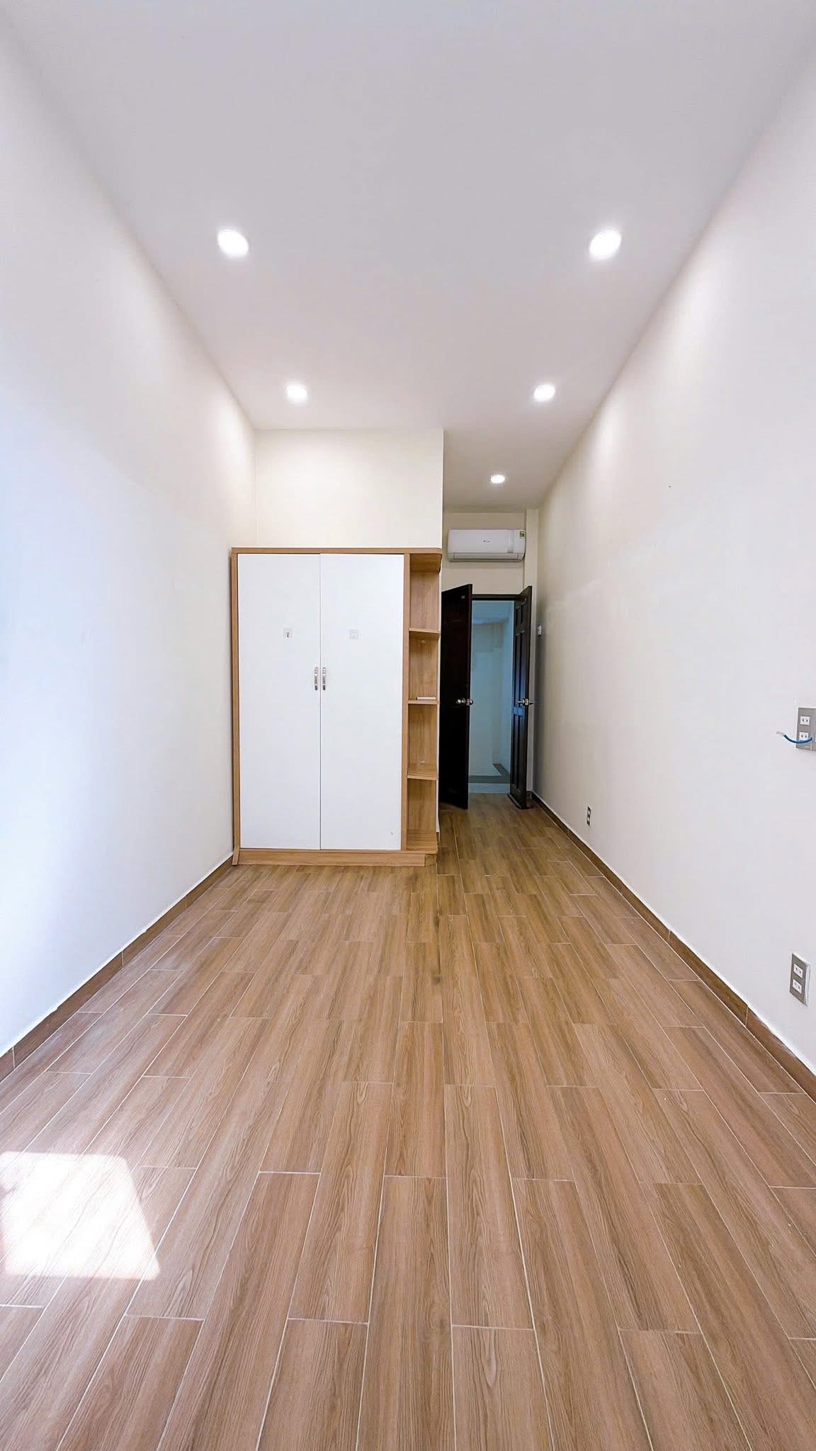 Bán nhà Quận 4 Nguyễn Khoái, Phường Vĩnh Hội, nhà 5 tầng, 24m2 3,2 tỷ