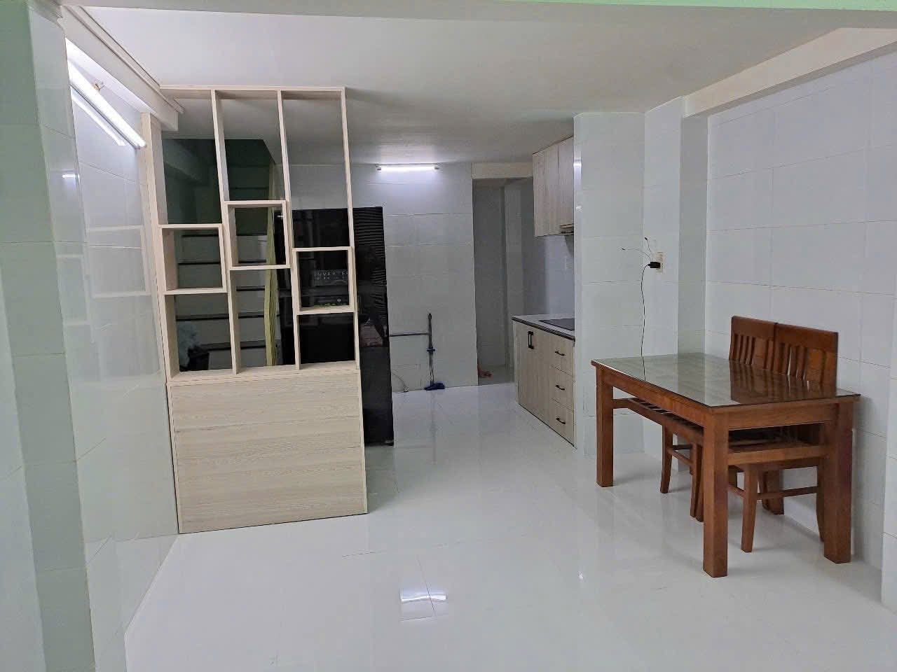 Hẻm Sư Vạn Hạnh,F10 Quận 10, diện tích 3,5m x 10m, 1 trệt, 1 lửng 1 lầu, 3 phòng ngủ, giá bán 1,47 tỷ