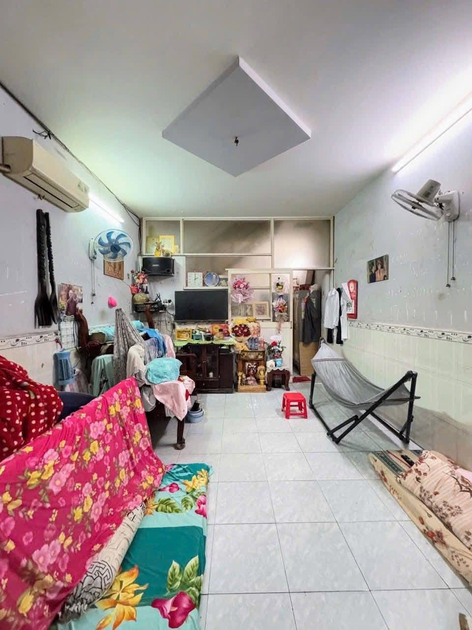 Nhà củ tiện sửa, vị trí đẹp, hẻm 29/ đường số 8 Bình Hưng Hòa B, quận Bình Tân