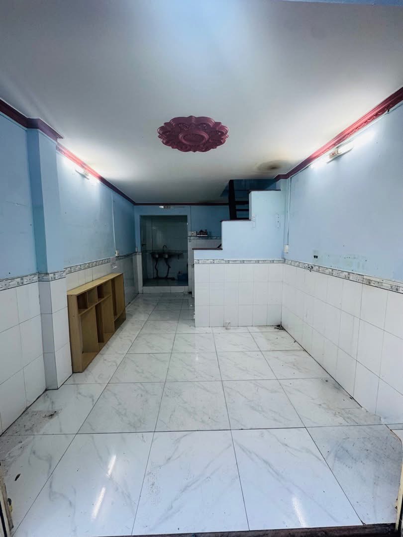 Bán nhà hẻm 2 sẹt khu Tên Lửa sát mặt đường 29