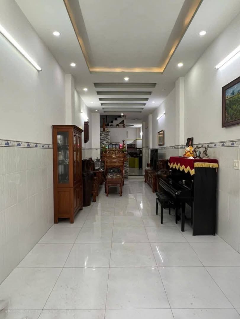 Nhà Phường 12 Quận 8 gần Cầu Chà Và, 2,5 tỷ, nhà 2 tầng 68m2, nở hậu