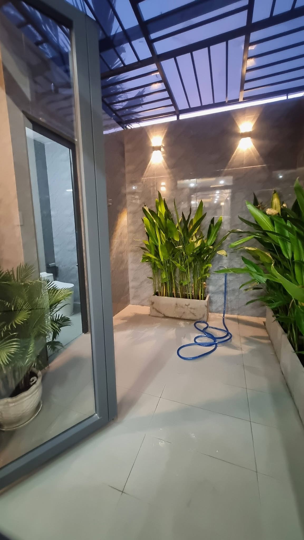 Nhà 100m2 đối diện sông Vàm Thuật khá mát mẻ - Hà Huy Giáp - Quận 12 - 6.4 tỷ