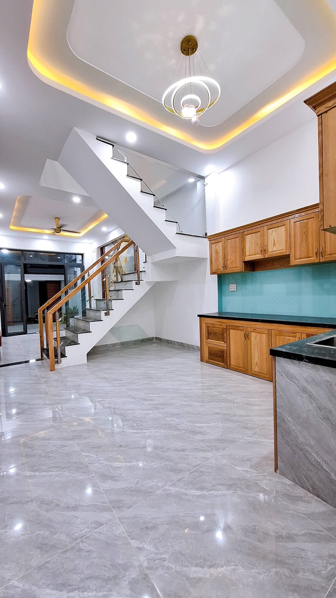 Nhà lầu đẹp Phan Thị Hành Tân Phú, 80m2, 3.1 tỷ