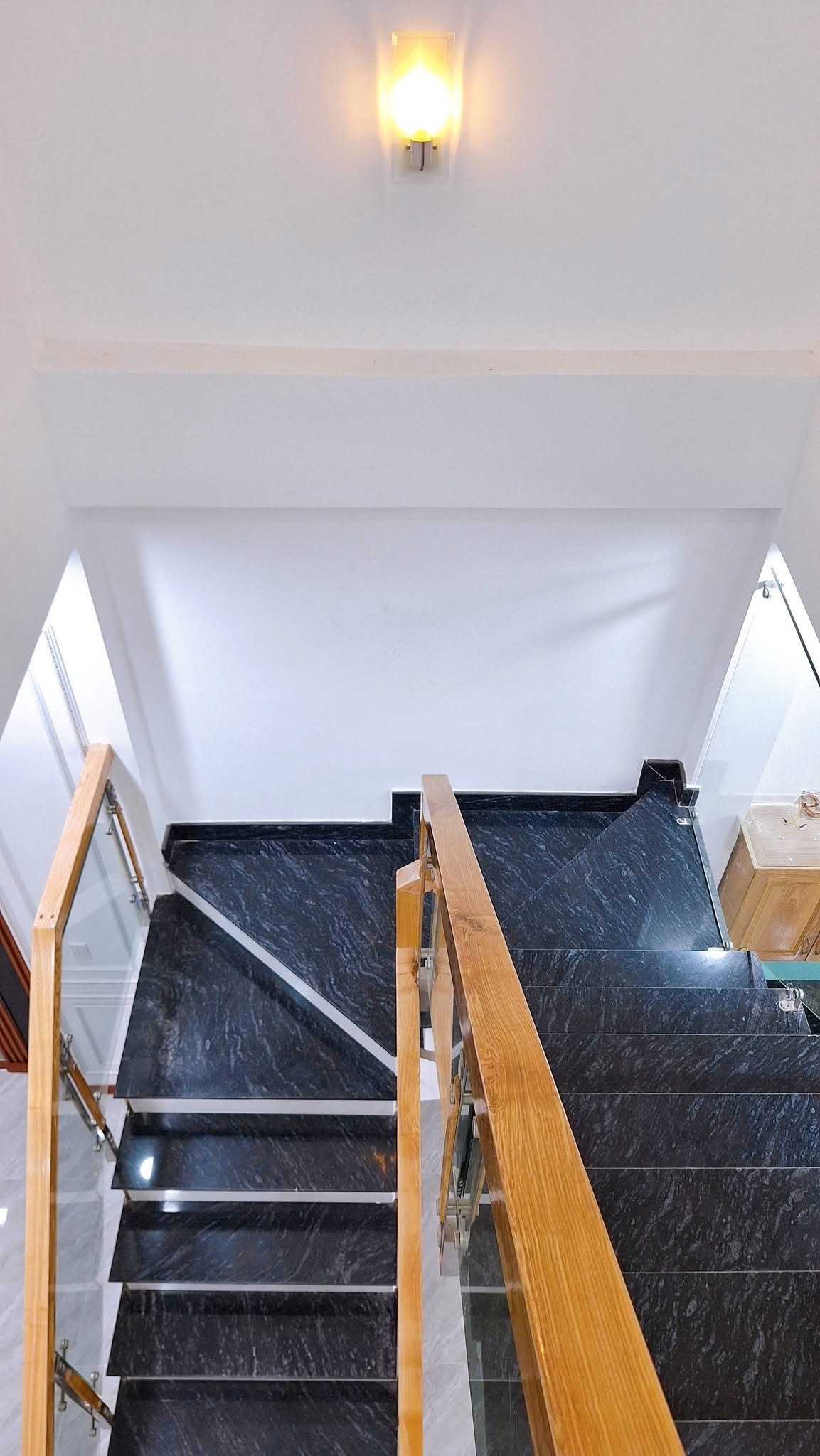 Nhà lầu đẹp Phan Thị Hành Tân Phú, 80m2, 3.1 tỷ