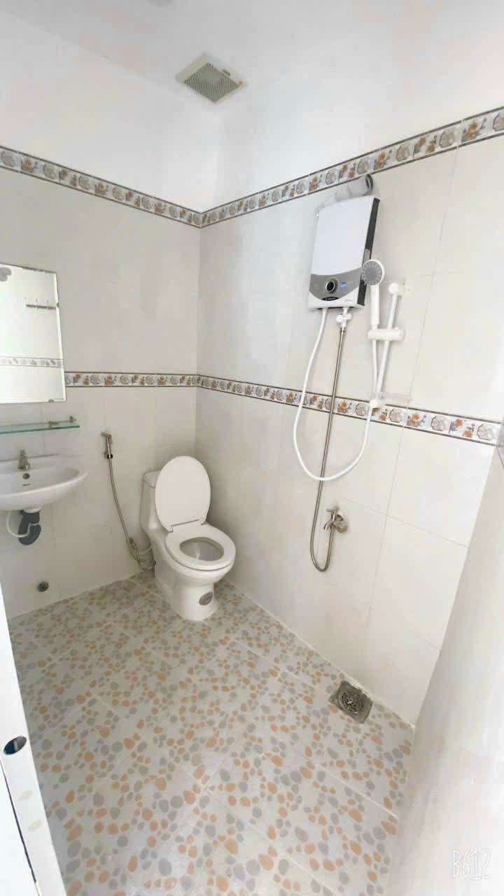 Bán nhà đẹp Hoà Hưng, Quận 10, diện tích 4m x 6m, 2 phòng ngủ, giá chỉ 1,65 tỷ