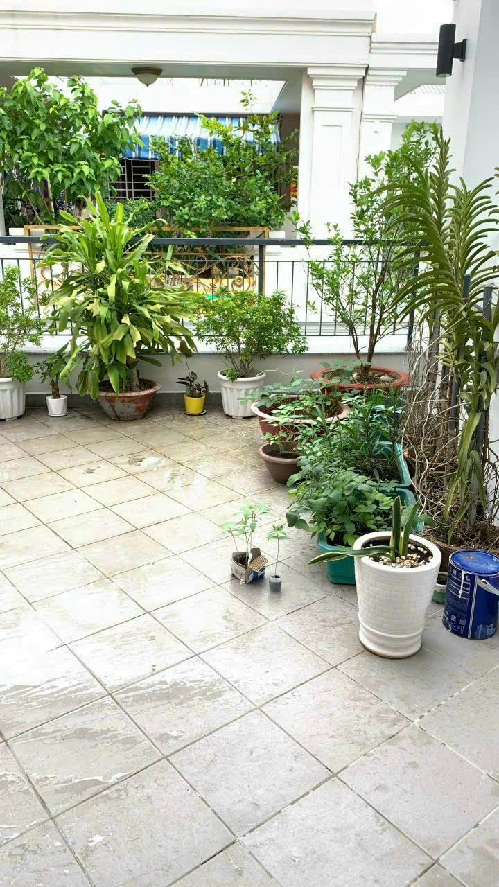 Bán nhà đẹp Ni Sư Huỳnh Liên, diện tích 4,1m x 9,5m, 3 phòng ngủ, giá 2,76 tỷ