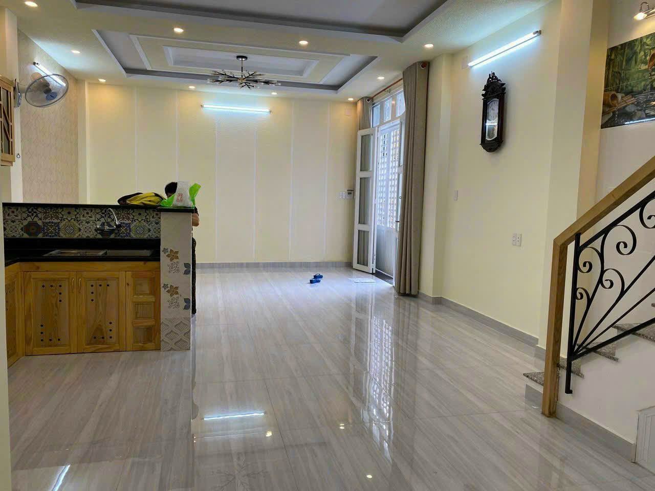Nhà đẹp hẻm xe hơi Trần Quý, Phường 4, Quận 11, diện tích 5,2m x 11m, 3 phòng ngủ