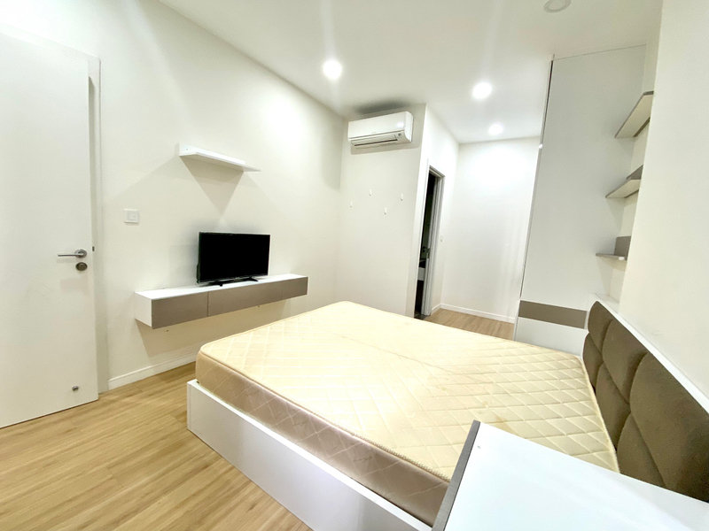 Cắt lỗ sốc Masteri Millennium Quận 4, 124m2, giá chỉ 4,56 tỷ, đang thu 18 triệu/ tháng