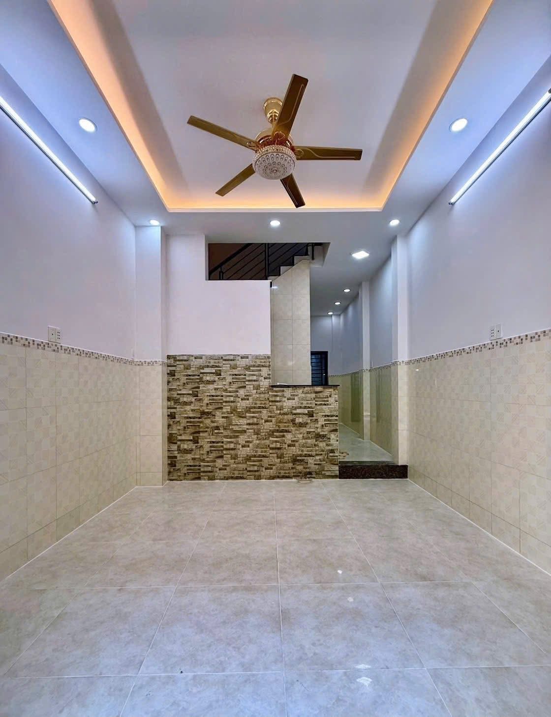 Bán nhà riêng tại Phan Văn Trị, 2,47 tỷ, 42m2, 4 phòng ngủ, 2wc, chính chủ