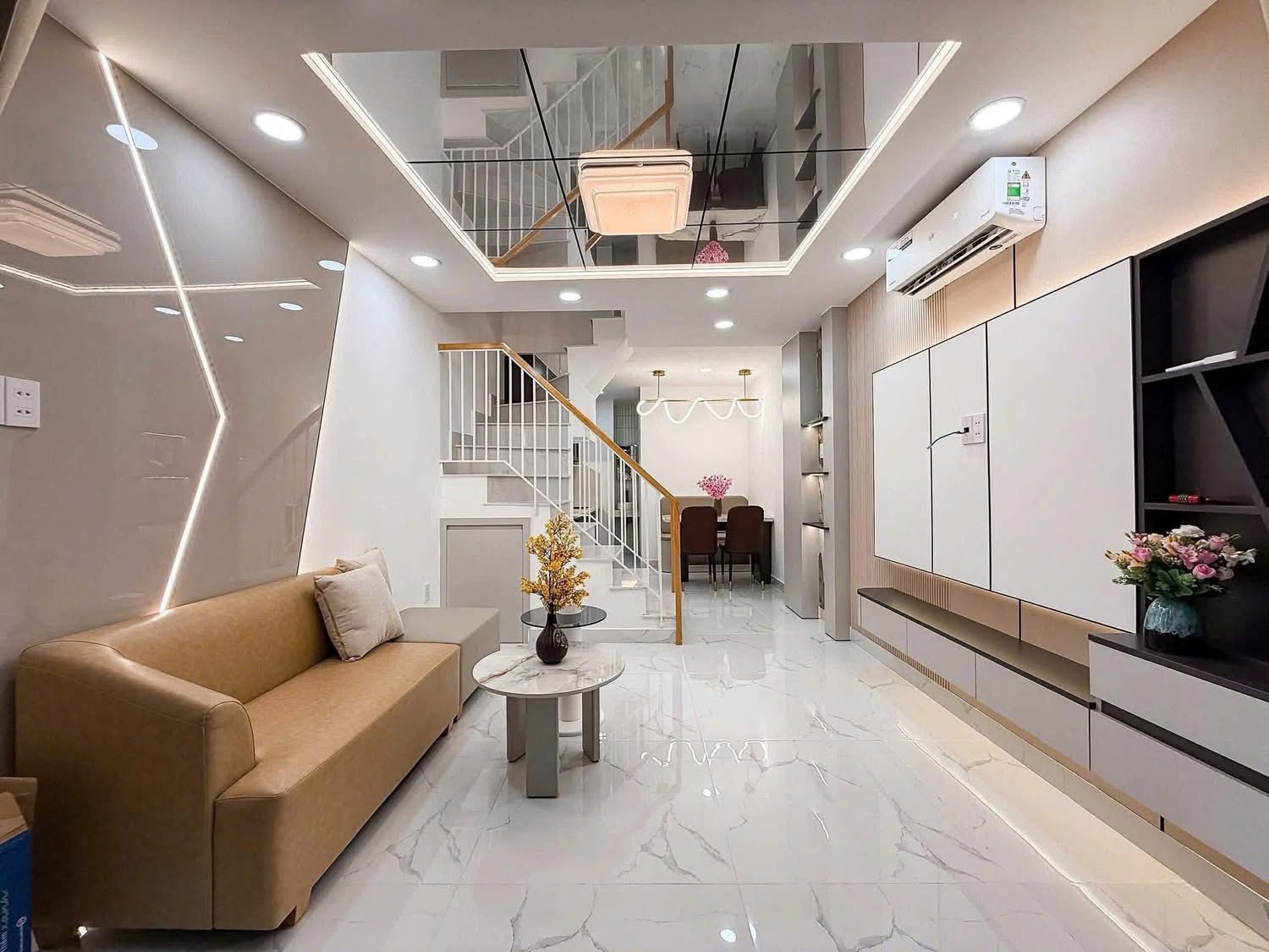 Bán nhà Bà Hạt, Quận 10, 54m2, dài 11.8m, 3 phòng ngủ, giá 2,76 tỷ