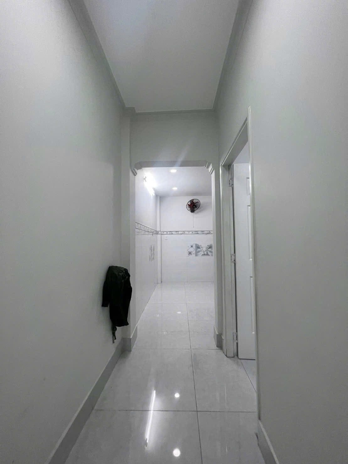 Bán nhà Huỳnh Văn Bánh Phú Nhuận - cách mặt tiền 30m - diện tích vàng 80m2 - 3 ngủ 3 tỷ