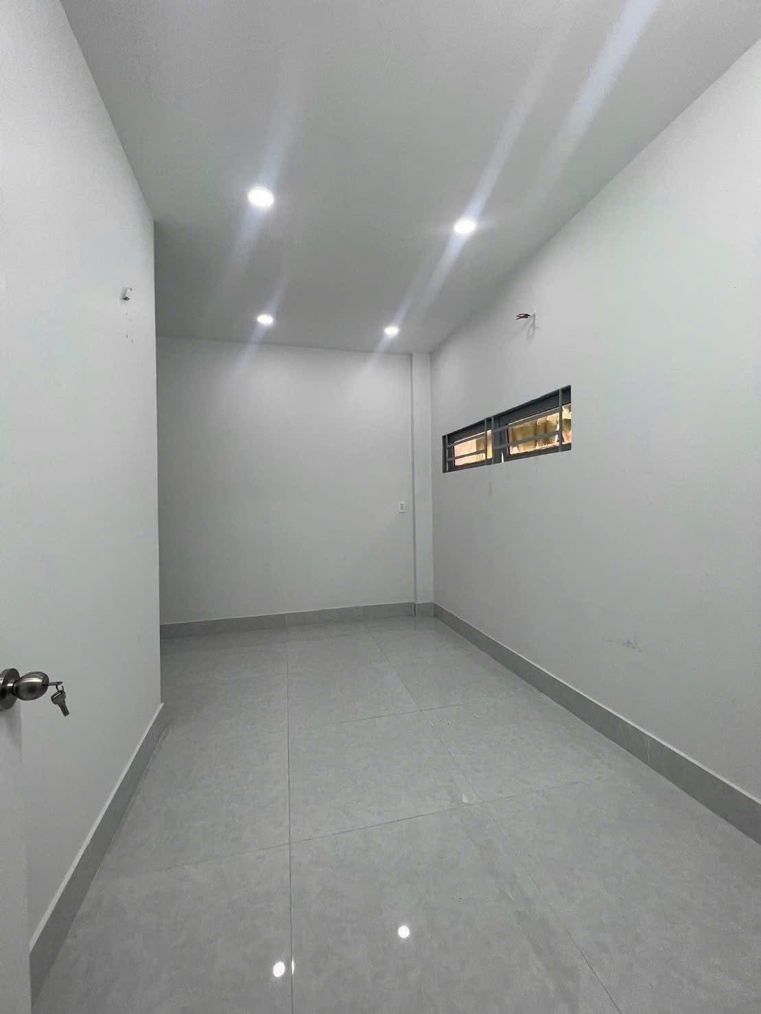 Bán nhà Huỳnh Văn Bánh Phú Nhuận - cách mặt tiền 30m - diện tích vàng 80m2 - 3 ngủ 3 tỷ