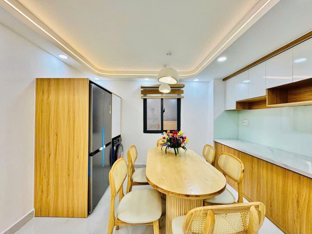 Bán nhà ngay chợ Bà Chiểu Bình Thạnh – 43m² – Sân vườn 25m², sát mặt tiền – 3 tầng – Giá 6 tỷ