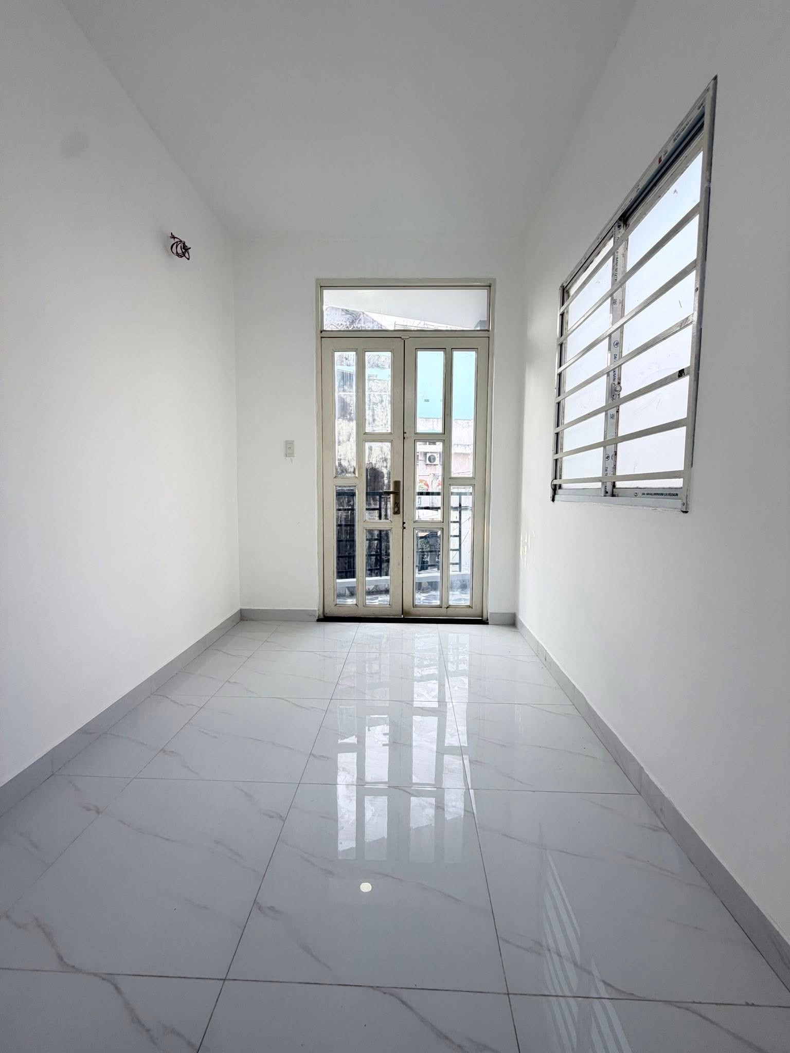 Nhà 50m2 nở hậu 3 tầng đúc BTCT - Ngay chợ Cây Quéo - 5.5 tỷ