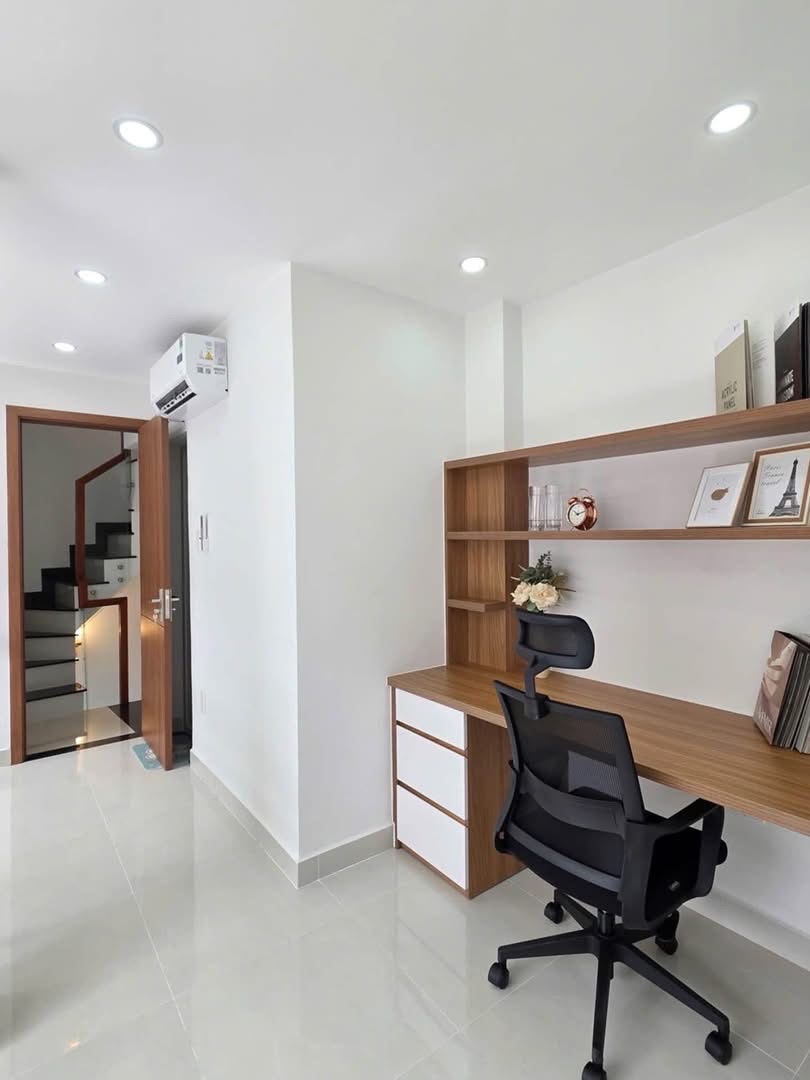 Bán gấp nhà mới đường Phan Văn Trị, quận Bình Thạnh, 5 tầng, giá 5,95 tỷ