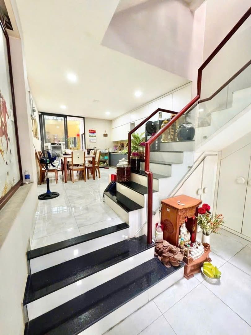 Bán nhà Hoà Bình, Quận 11, gần Công viên Đầm Sen, nhà mới thể hiện giá trị đẳng cấp của gia chủ, 70m2 10.5 tỷ