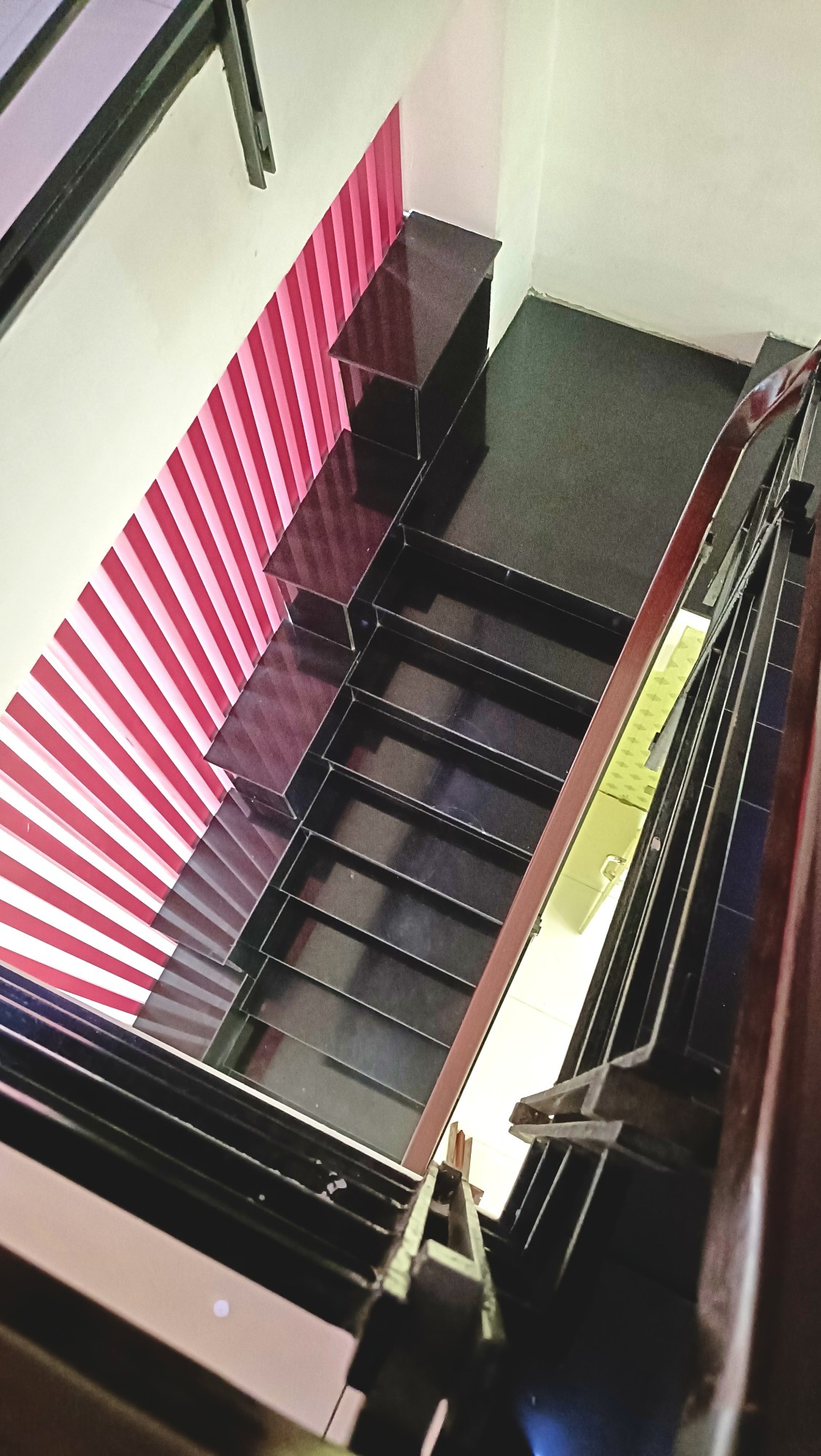Mặt tiền Phú Thọ Hòa, trung tâm Chợ Vải, 64m2, 4m x 16m dòng tiền 28 triệu/ tháng, chỉ 14.7 tỷ