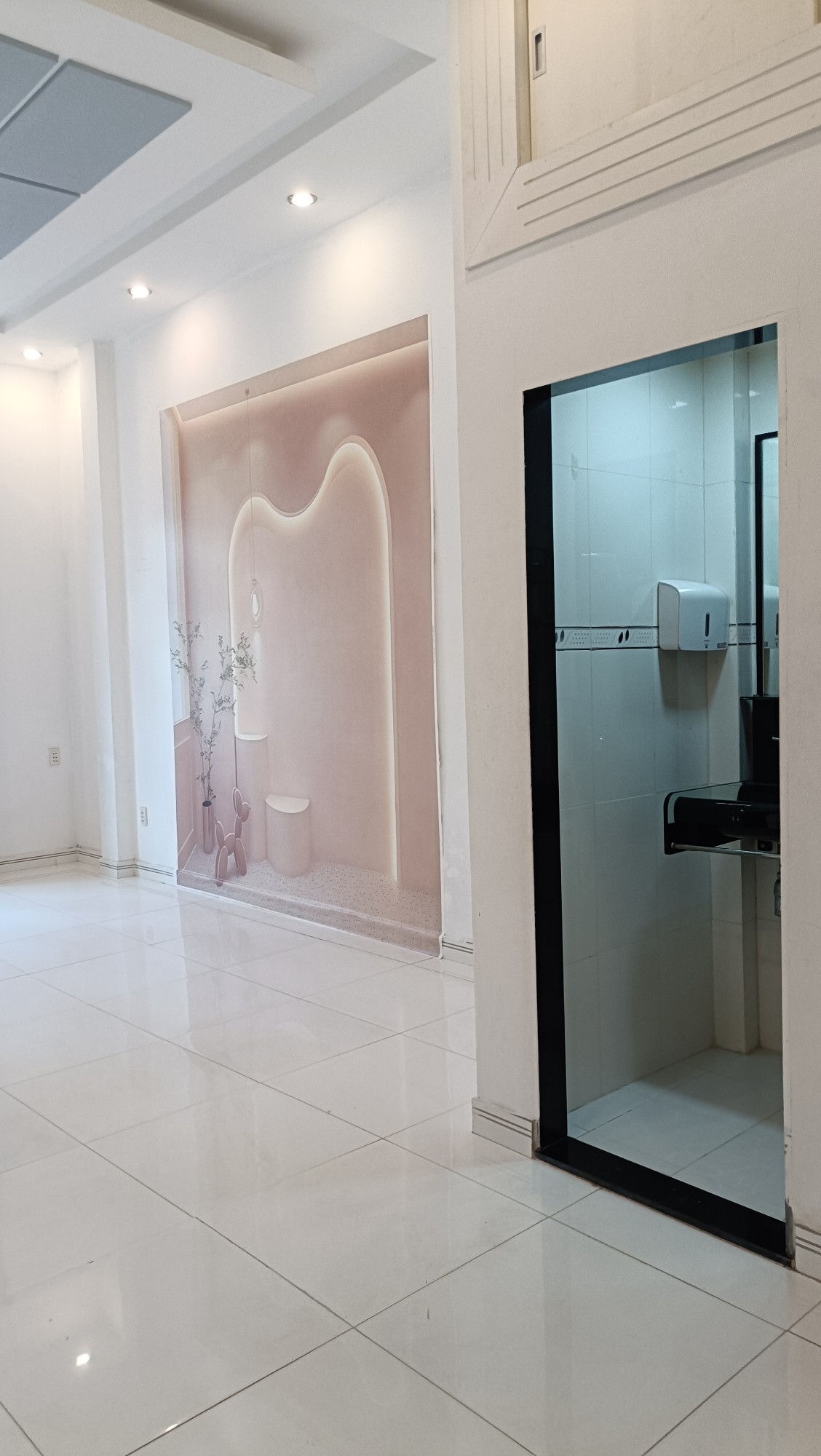Mặt tiền Phú Thọ Hòa, trung tâm Chợ Vải, 64m2, 4m x 16m dòng tiền 28 triệu/ tháng, chỉ 14.7 tỷ