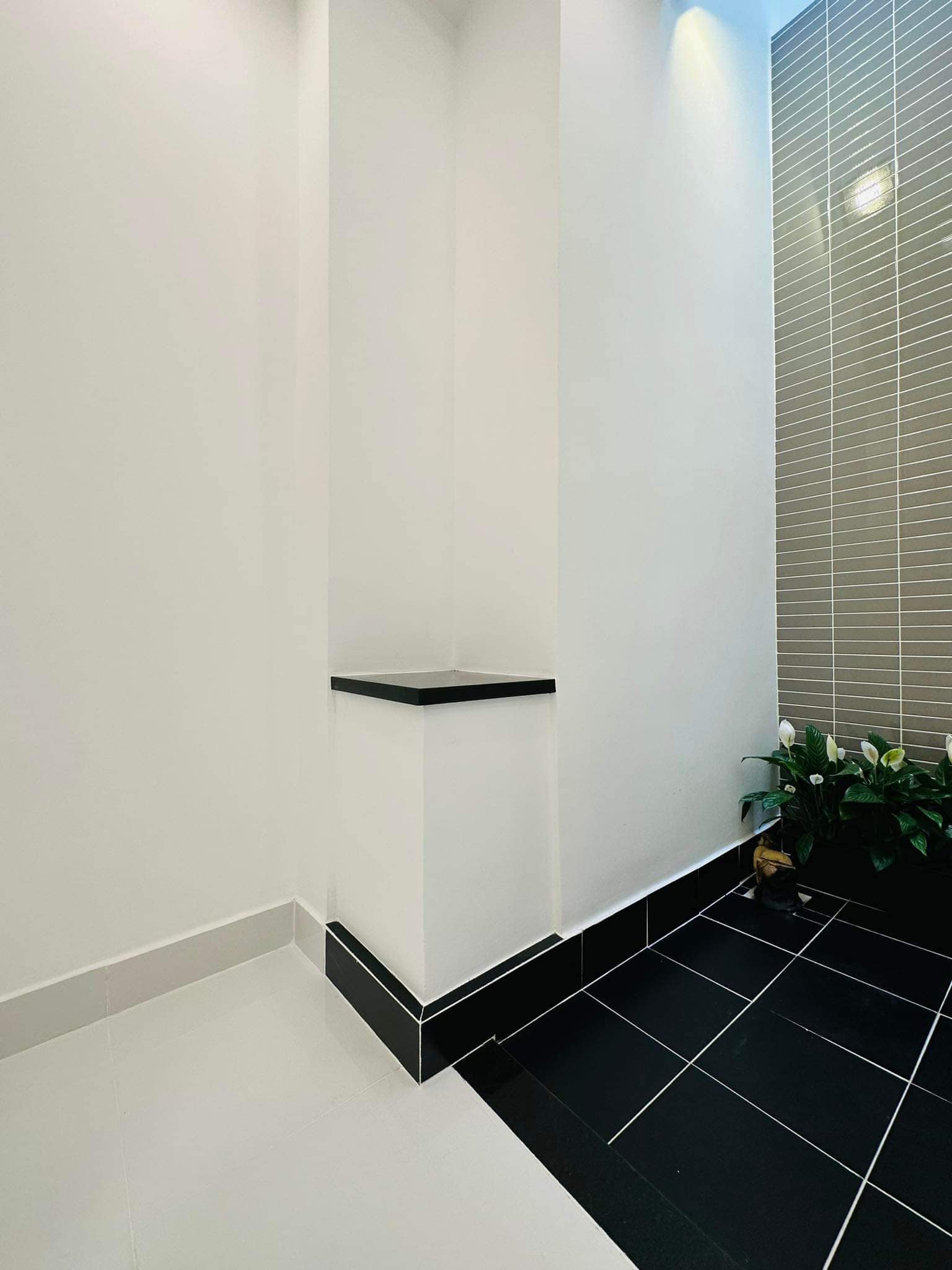 Bán gấp nhà hẻm ô tô 4m Nguyễn Văn Cừ, Phường 1 Quận 5 2,77 tỷ - 5x10m, ở ngay