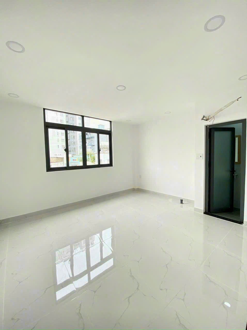 Giảm mạnh nhà Tôn Đản, quận 4, 31,5m2, 3 ngủ, 3 vệ sinh