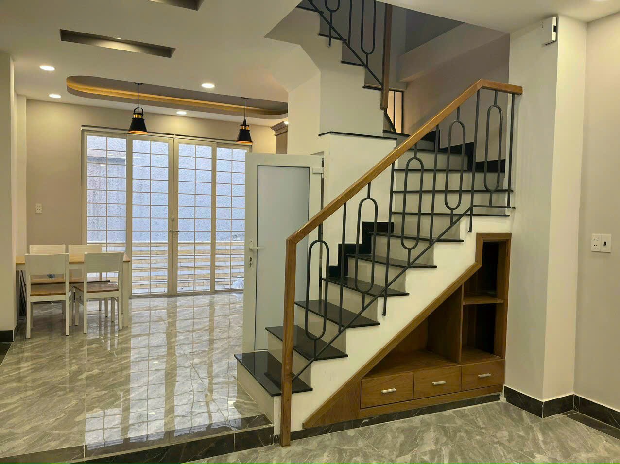 Bán gấp nhà Hoà Hảo 4,5m x 9m, 3 ngủ, 4 vệ sinh