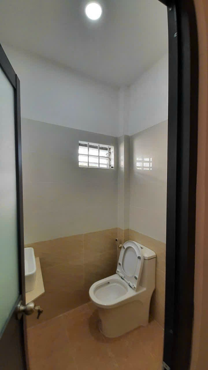 Nhà hẻm ba gác Xóm Chiếu, quận 4, 27m2, 2 ngủ, 2 vệ sinh