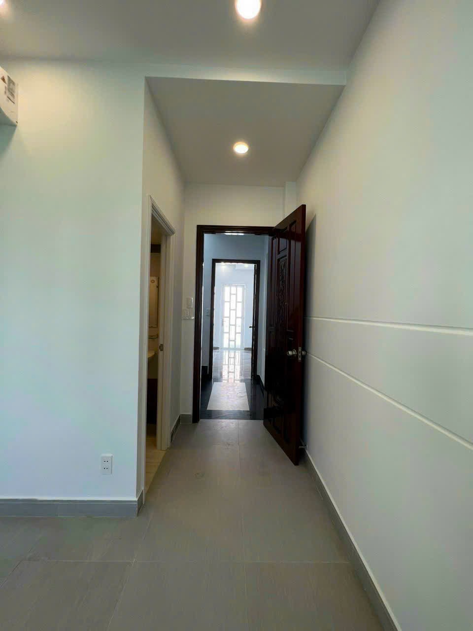 Nhà đẹp Hoà Bình 52,5m2 hẻm ô tô 4PN, 4WC