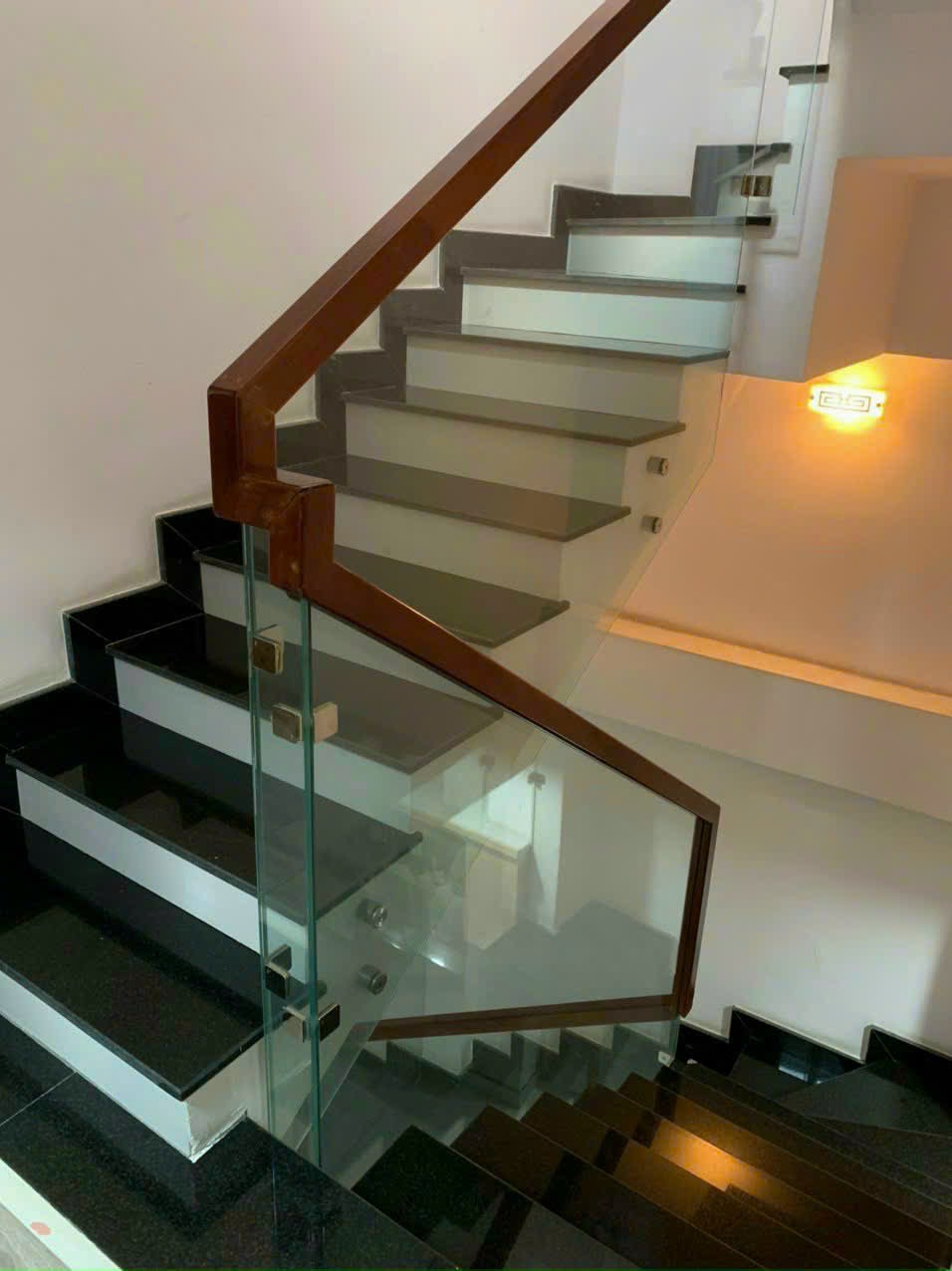 Bán nhà hẻm Phạm Văn Chí, Quận 6, 4,5m x 13m