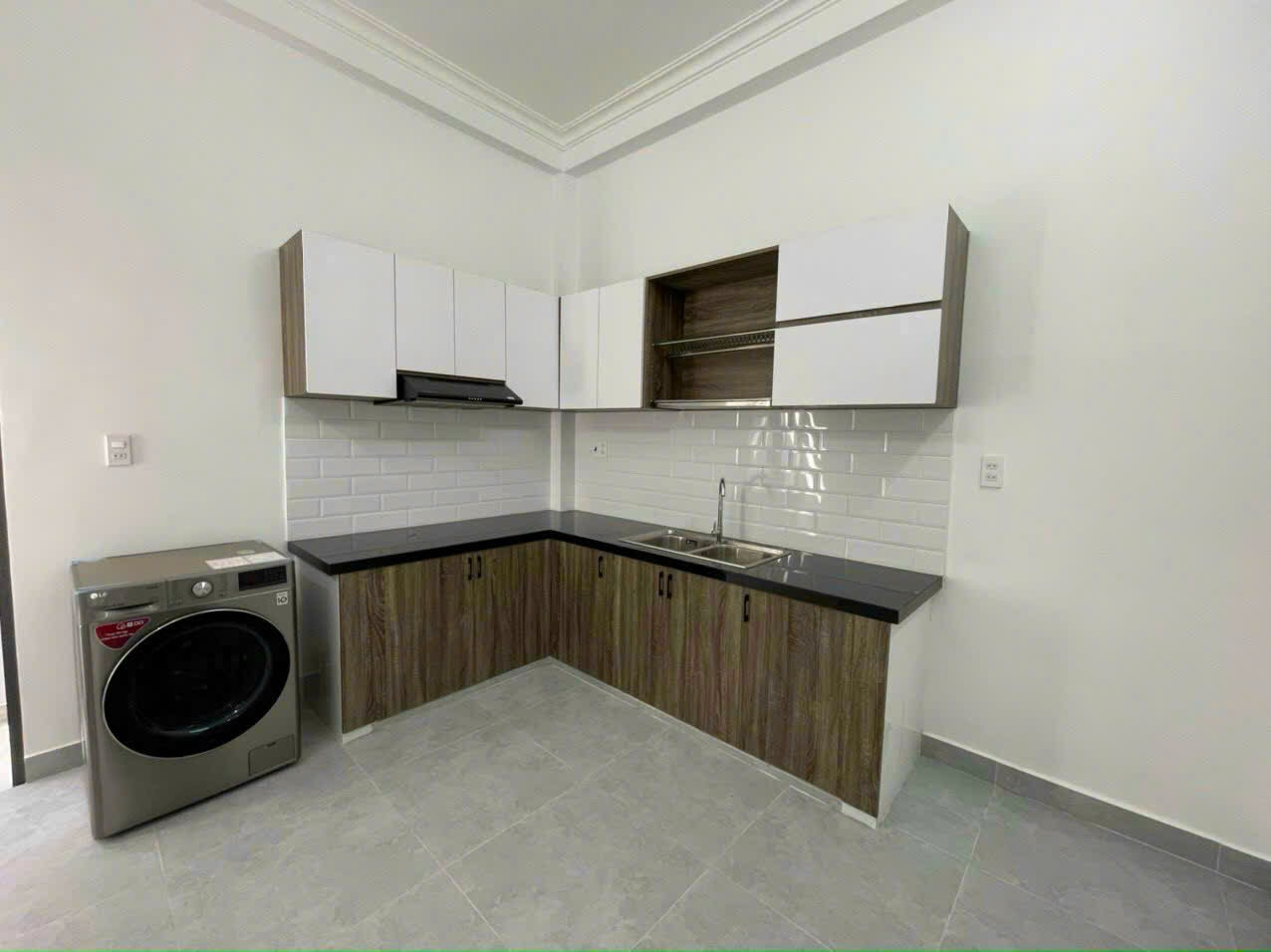 Bán gấp nhà Hải Thượng Lãn Ông, 3,5m x 13m, 4 phòng ngủ, 4 WC