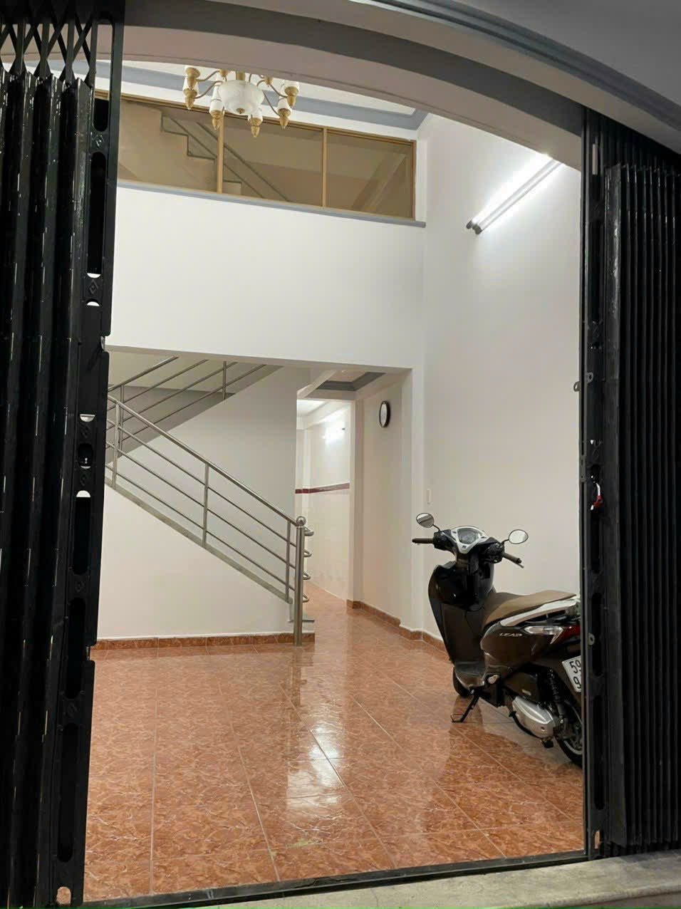 Bán gấp Bùi Đình Tuý, Quận Bình Thạnh, 4,25m x 10,8m có SHR 4PN 4WC