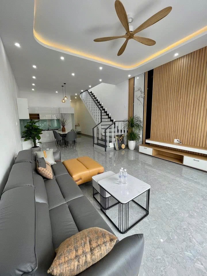 Nhà đẹp Đỗ Ngọc Thạnh, diện tích 3,8m x 9,5m 3PN, 3WC