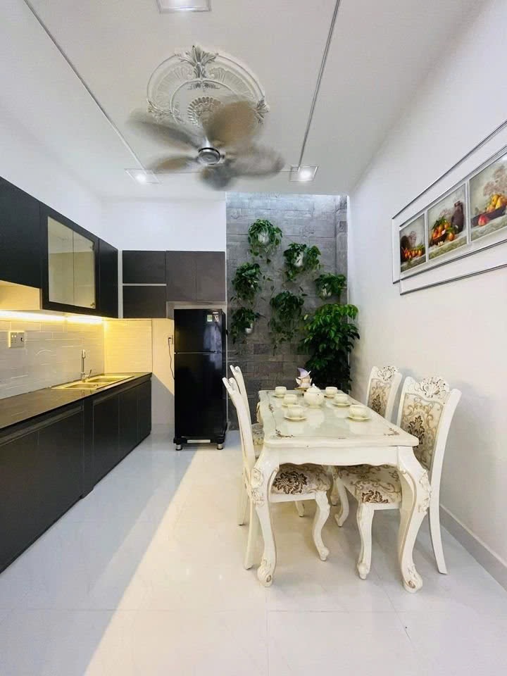 Nhà đẹp Cao Triều Phát, Quận 7, diện tích 4m x 8,7m, 3PN, 3WC có SHR ở ngay