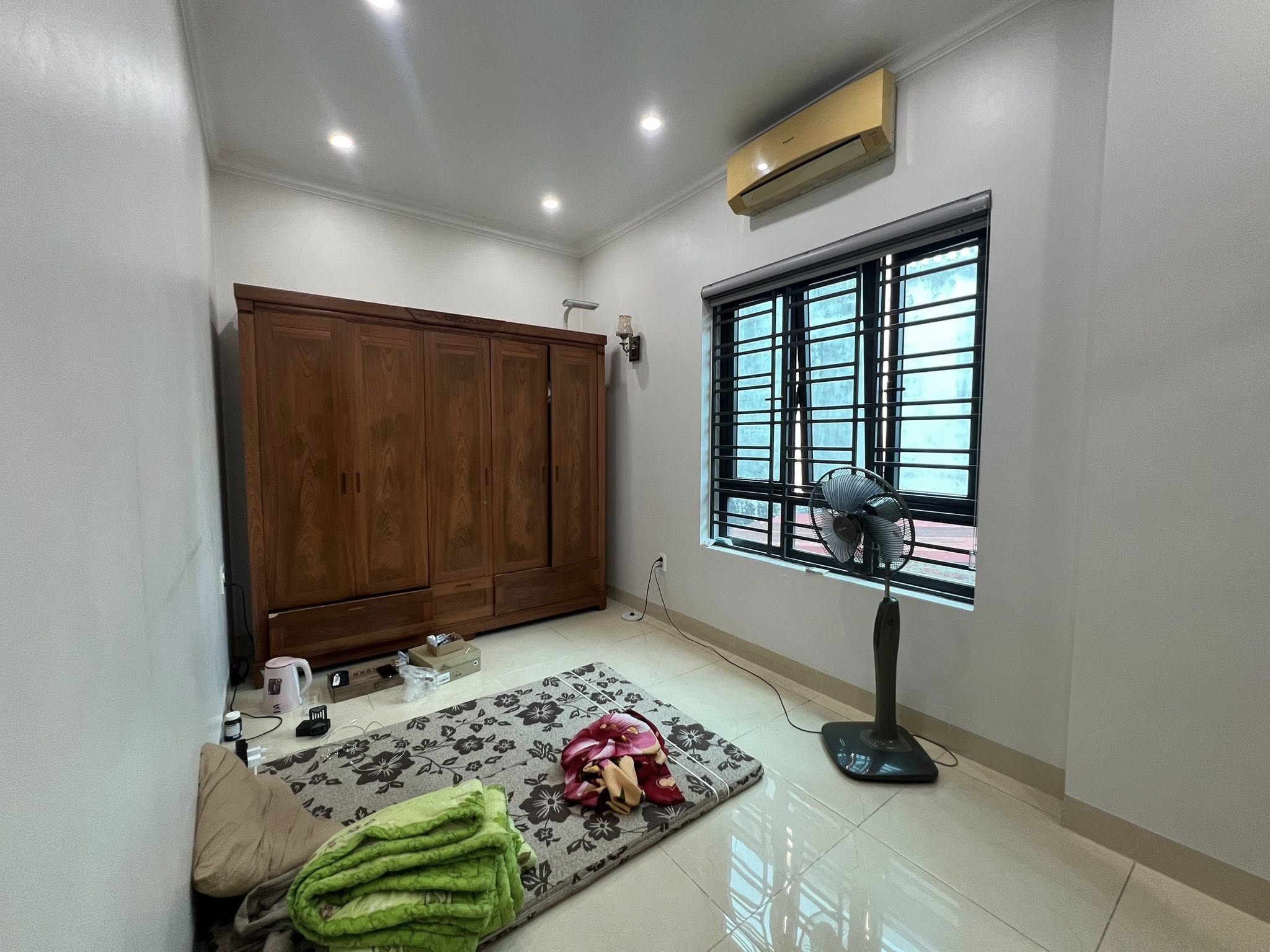 Bán căn nhà 4 tầng lô góc, thang máy, mặt phố phường Trần Hưng Đạo, 73.3m2, ngang 6m