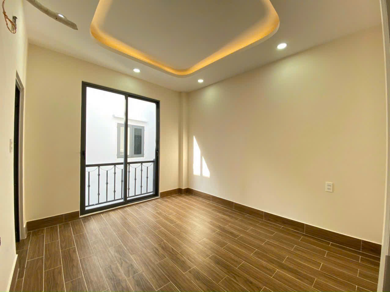 Bán gấp nhà Nguyễn Thị Nhỏ, phường 5, quận 11, diện tích 5,5m x 7m, 3 ngủ, 3 vệ sinh