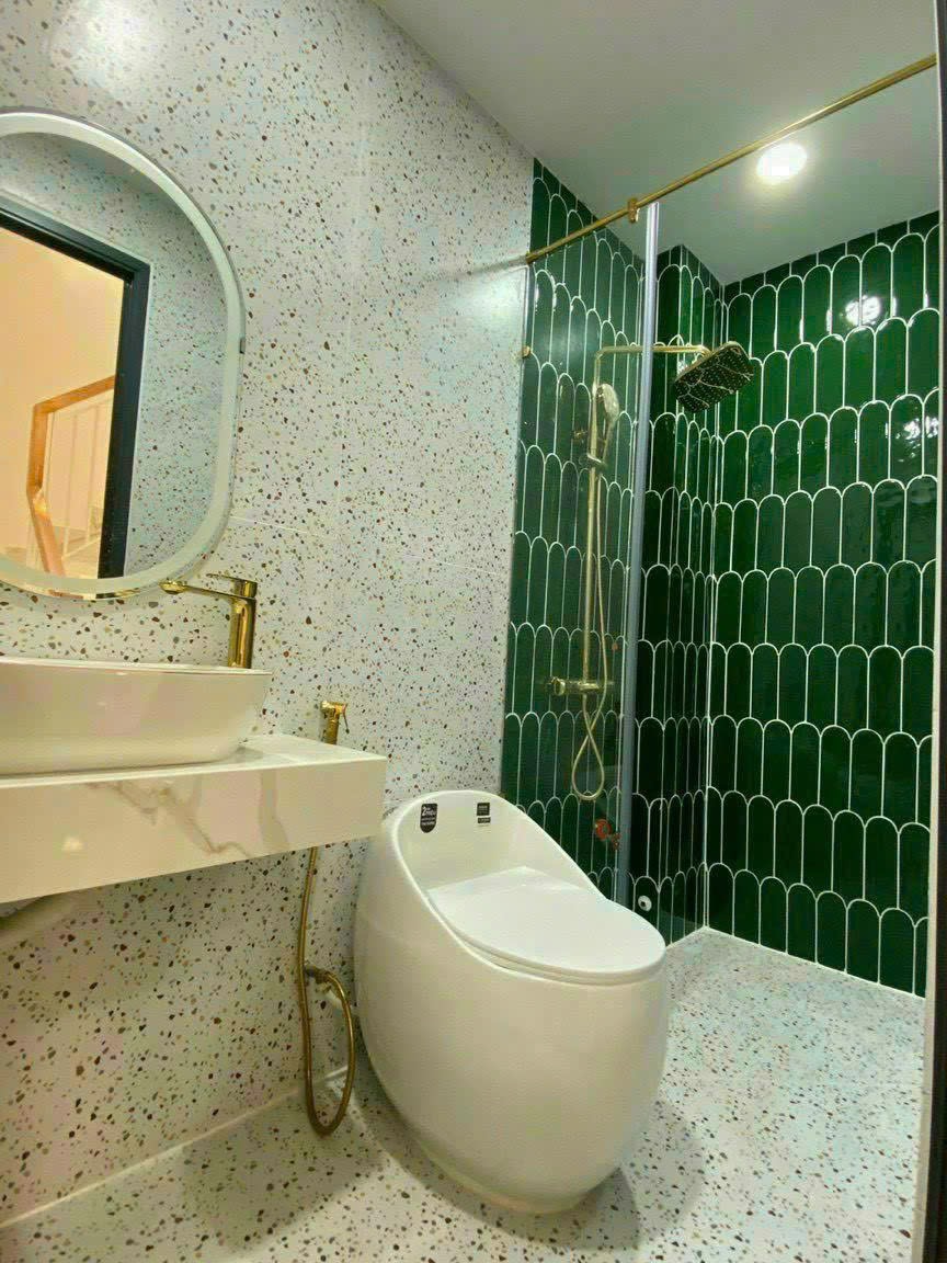 Chốt nhanh nhà Phan Chu Trinh, Tân Phú 3,3m x 9,5m 2PN 3WC