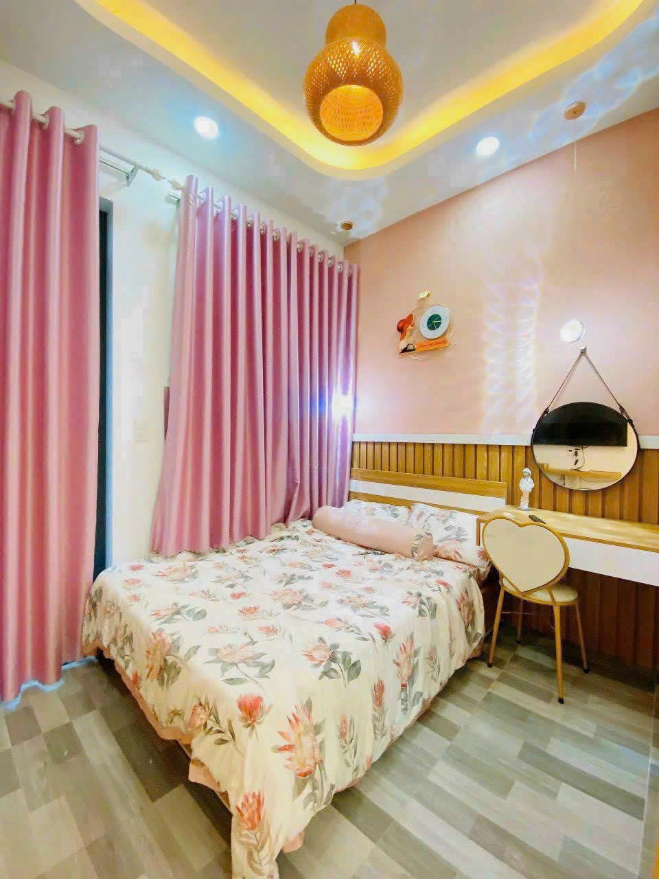 Bán gấp nhà Nguyễn Thông 3,4m x 8,6m 3 ngủ, 4 vệ sinh