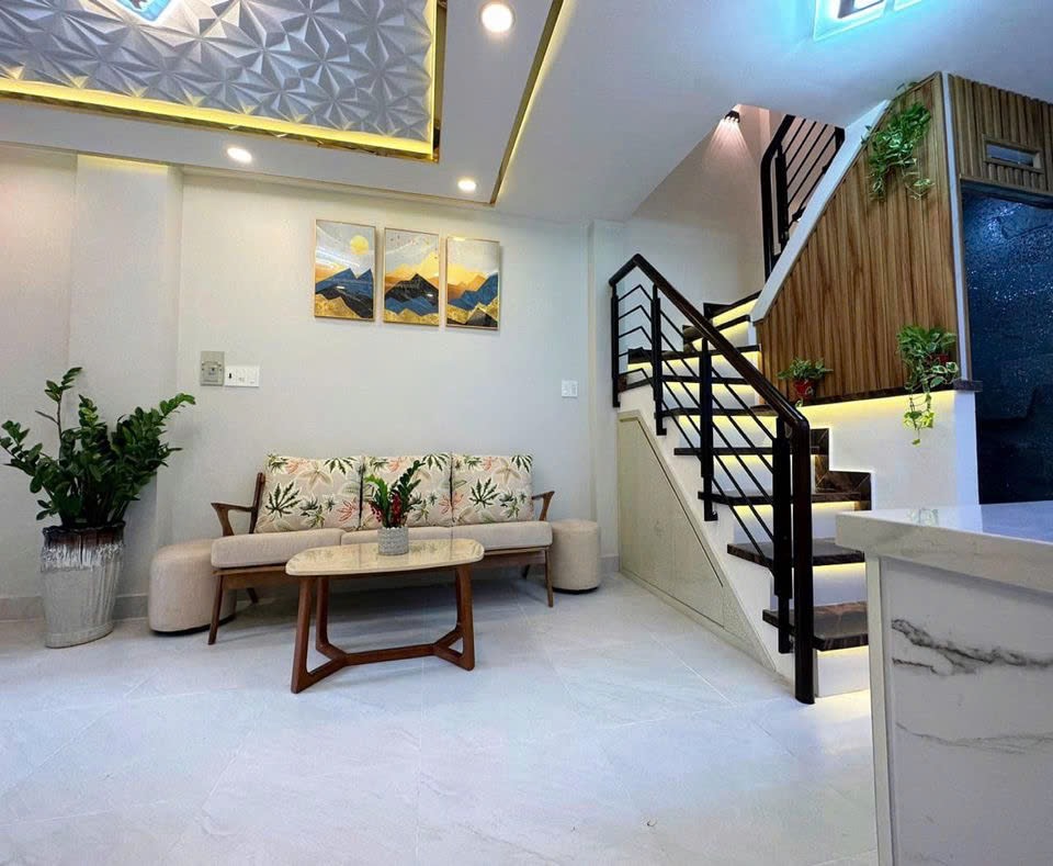 Nhà hẻm ba gác Nguyễn Trãi - gần chùa 4m x 9,5m
