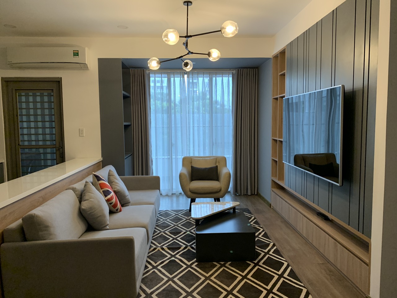 Bán căn hộ The Cbd, quận2, 2pn 2wc 65m2, full nội thất, giá bán 2,2 tỷ